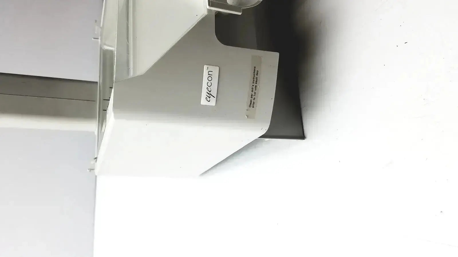 White plastic eyecon by gse model 9400 rectangular device with angular design used medical equipment for sale g-cir-r4-6f