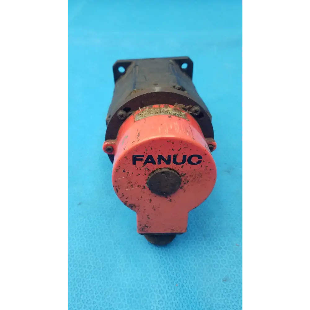 Fanuc A06B-0310-B002 AC Servo Motor - Model 2-0S 4-Pin & 17-Pin Connector - servo motor