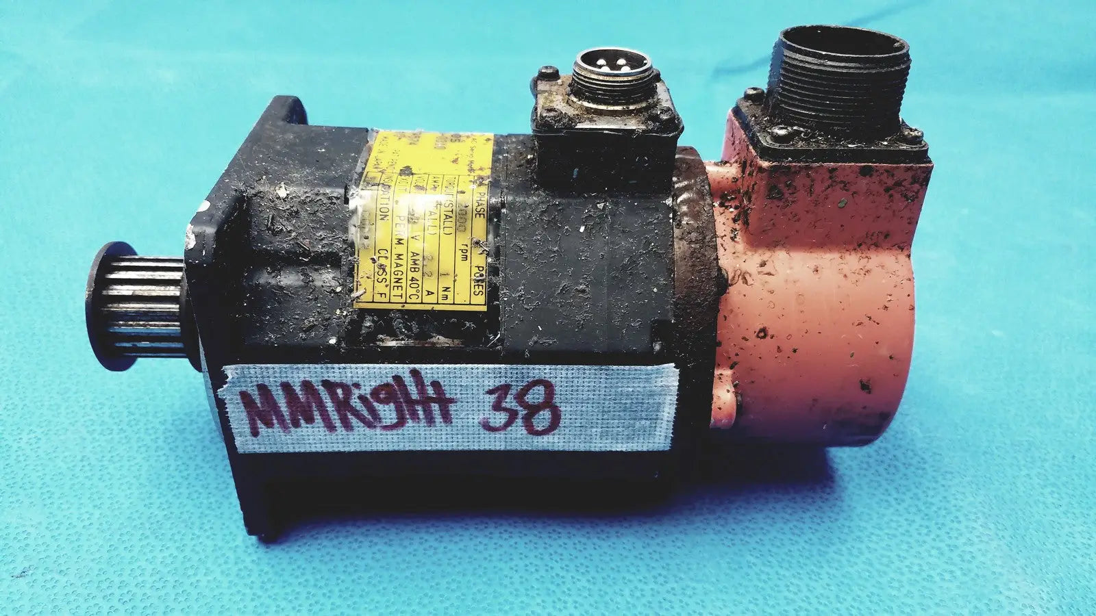 Fanuc A06B-0310-B002 AC Servo Motor - Model 2-0S 4-Pin & 17-Pin Connector