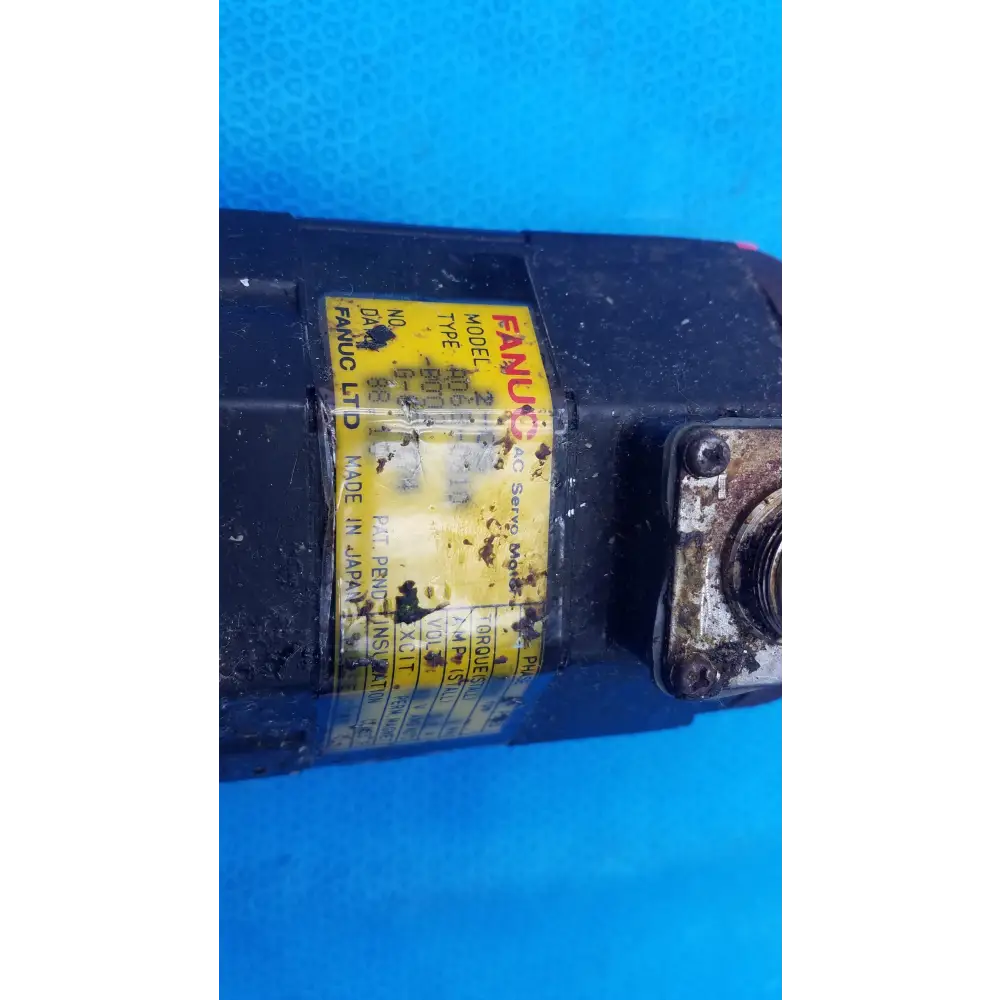 Fanuc A06B-0310-B002 AC Servo Motor - Model 2-0S 4-Pin & 17-Pin Connector - servo motor