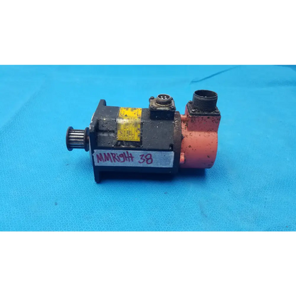 Fanuc A06B-0310-B002 AC Servo Motor - Model 2-0S 4-Pin & 17-Pin Connector - servo motor