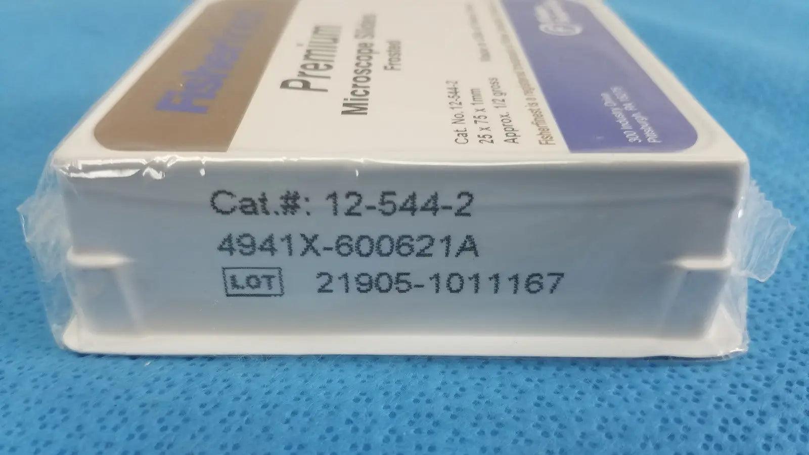 Shop Fisherfinest Premium Frosted Microscope Slides online. Premium frosted glass slides with standard 25 x 75 x 1 mm size for consistent laboratory use.