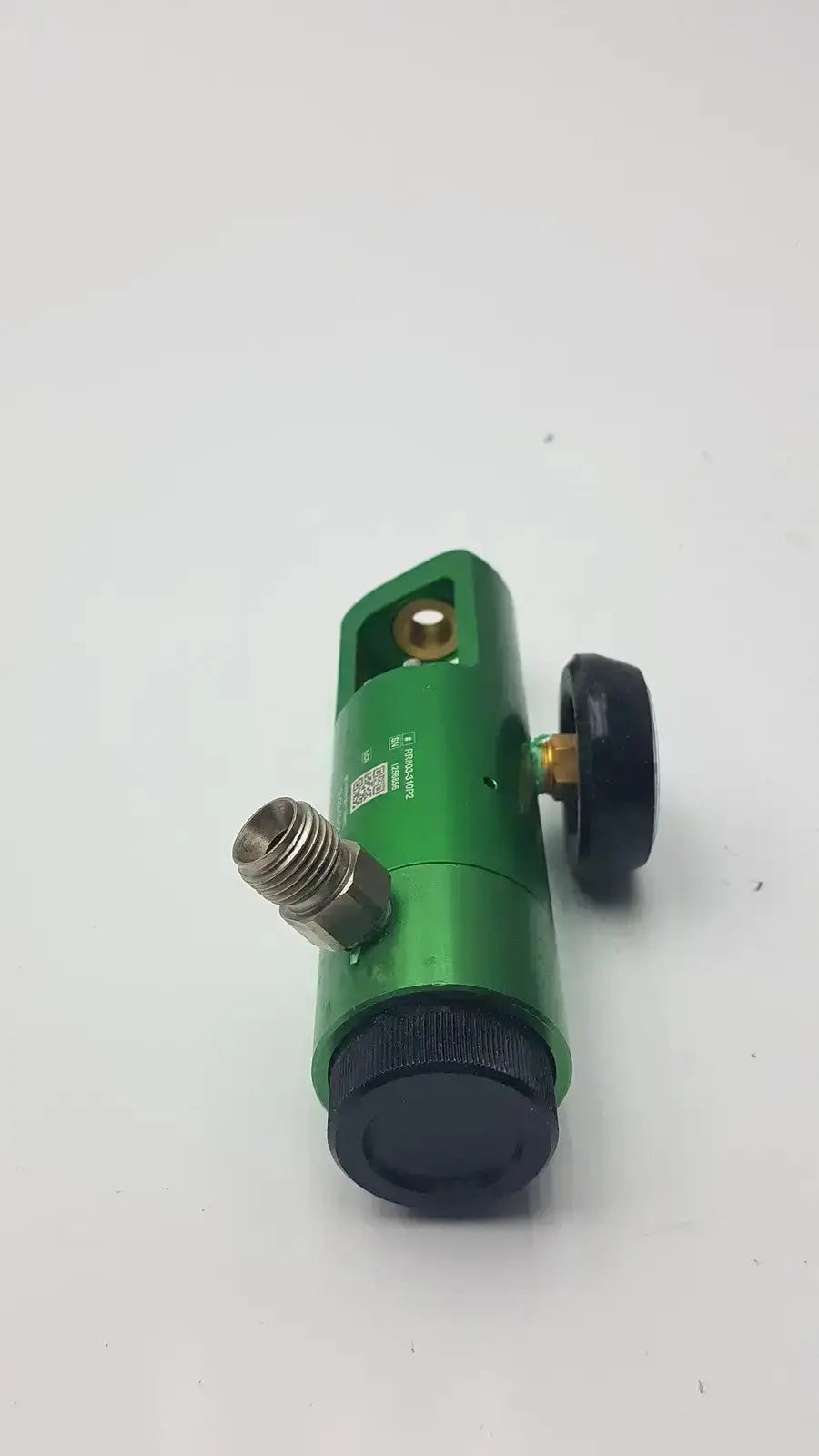 Flotec oxygen green metal gas regulator with black knobs and brass fitting for medical use up to 3000 psi buy used medical equipment