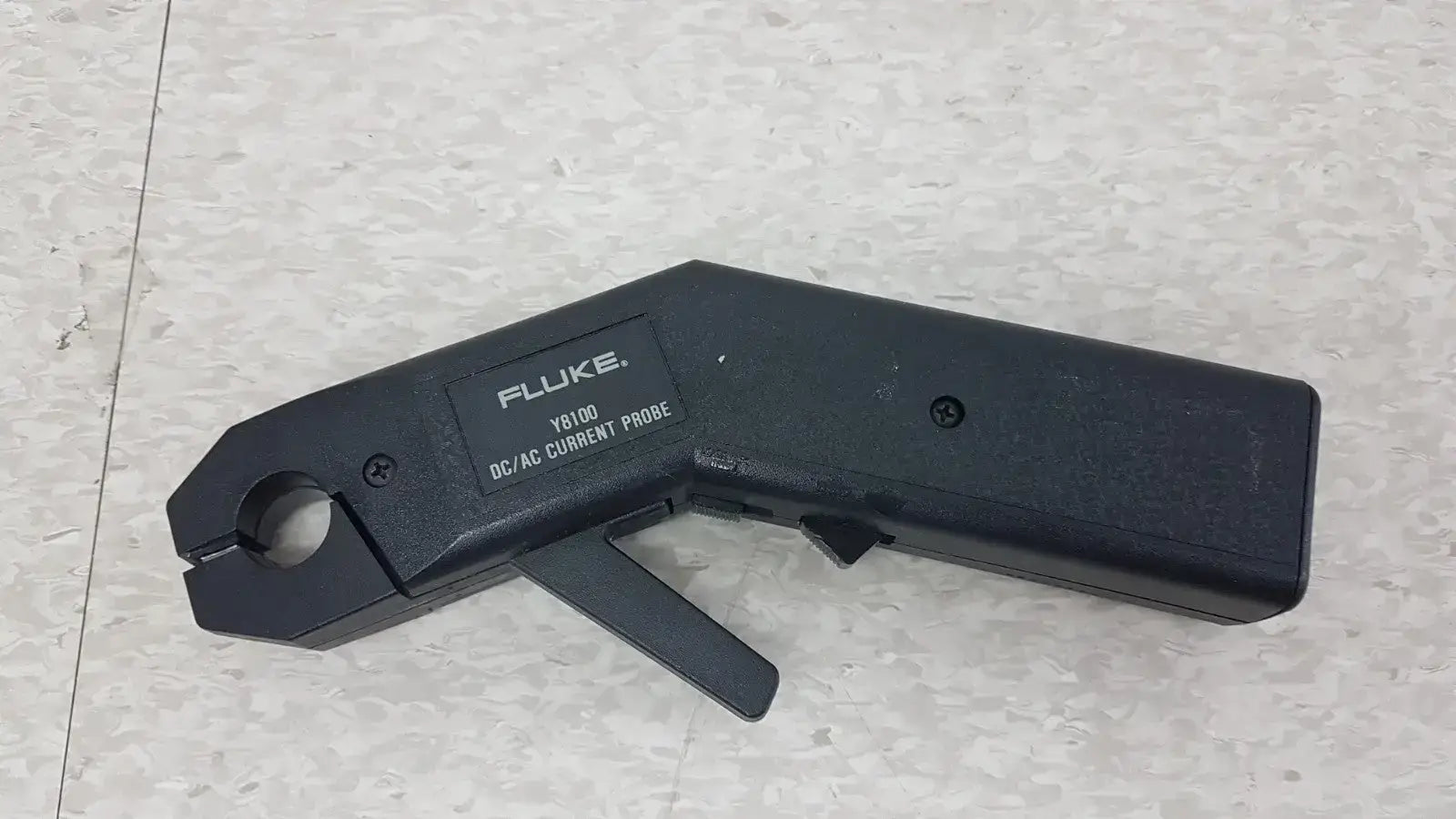 Fluke Y8100 DC/AC Current Probe - Clamp-On