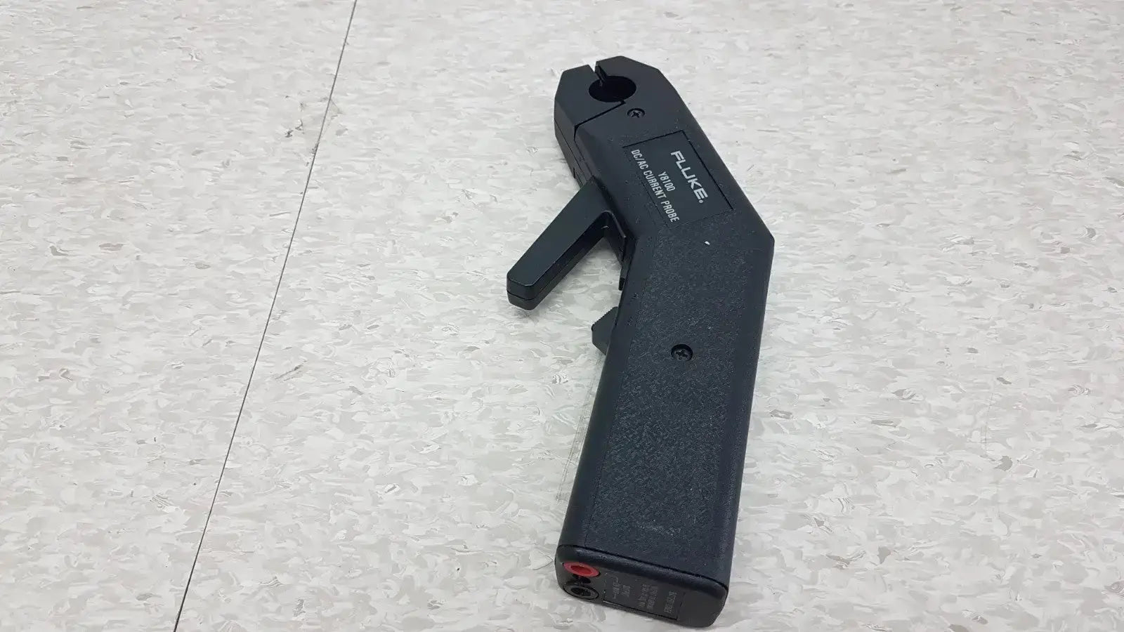 Fluke Y8100 DC/AC Current Probe - Clamp-On