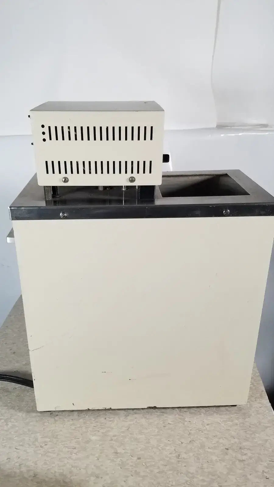 Gaton Model 666 Parallel Detector Water Chiller