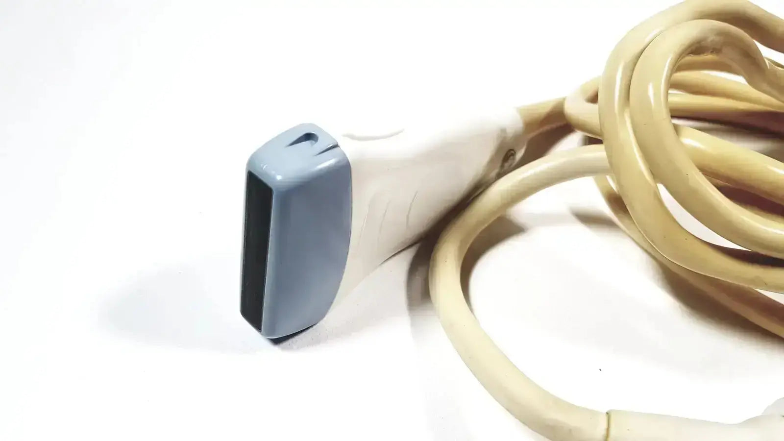 Ge healthcare 11l linear gray and white array ultrasound transducer probe with beige cable for medical imaging