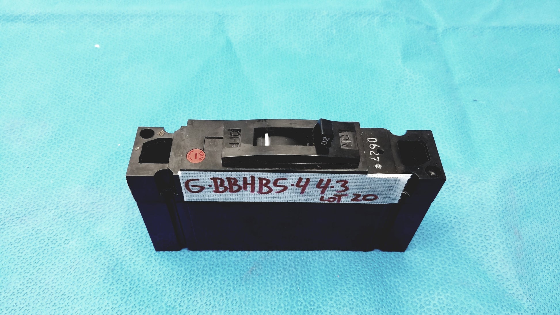 General Electric TED113020 1-Pole Circuit Breaker - Lot of 20