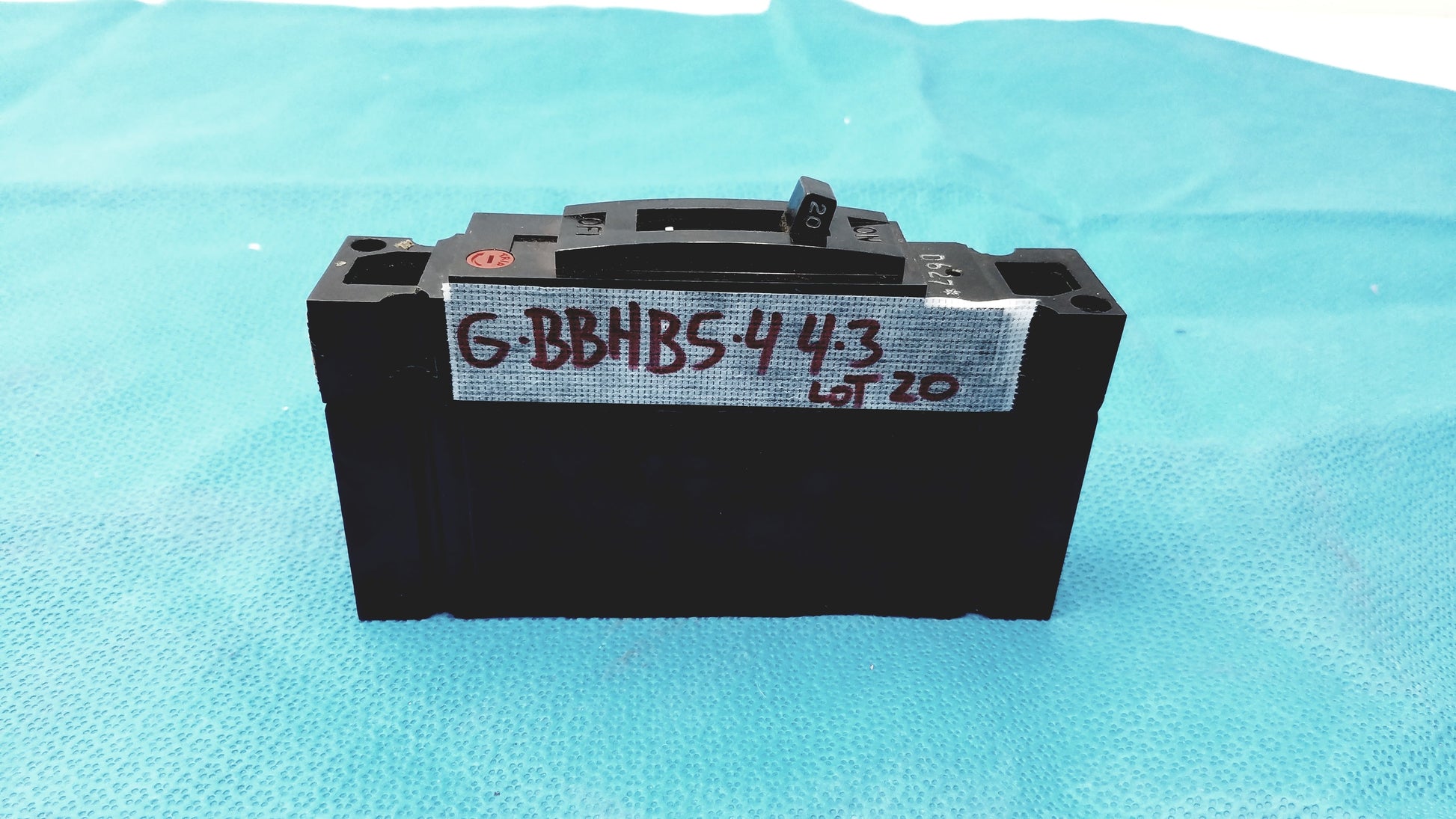 General Electric TED113020 1-Pole Circuit Breaker - Lot of 20