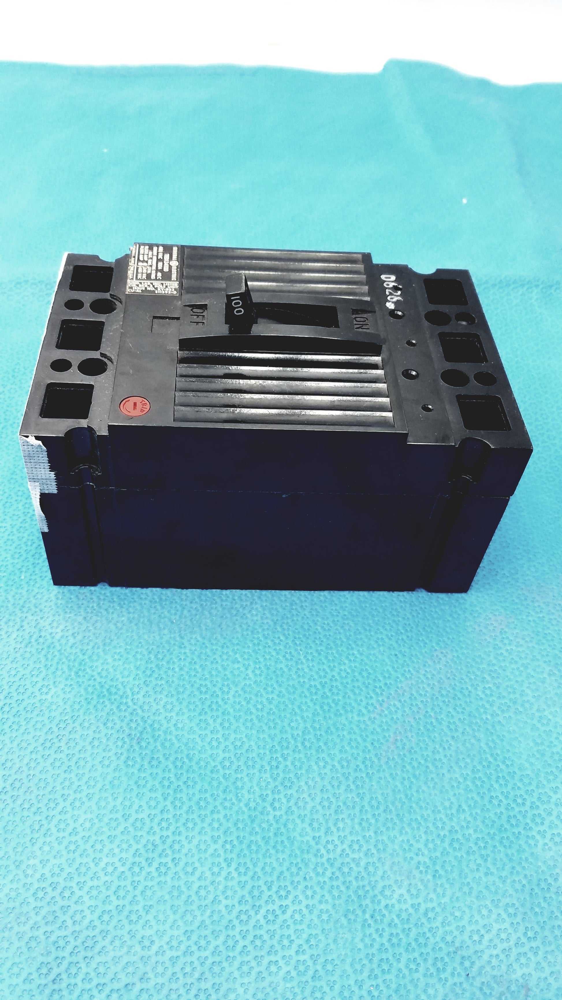 General Electric TED134100 Molded Case Circuit Breaker - Lot of 5