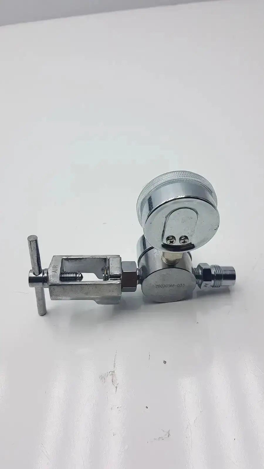 Gentec CGA950 silver metallic compressed air regulator with pressure gauge and adjustable valve 60 psi outlet