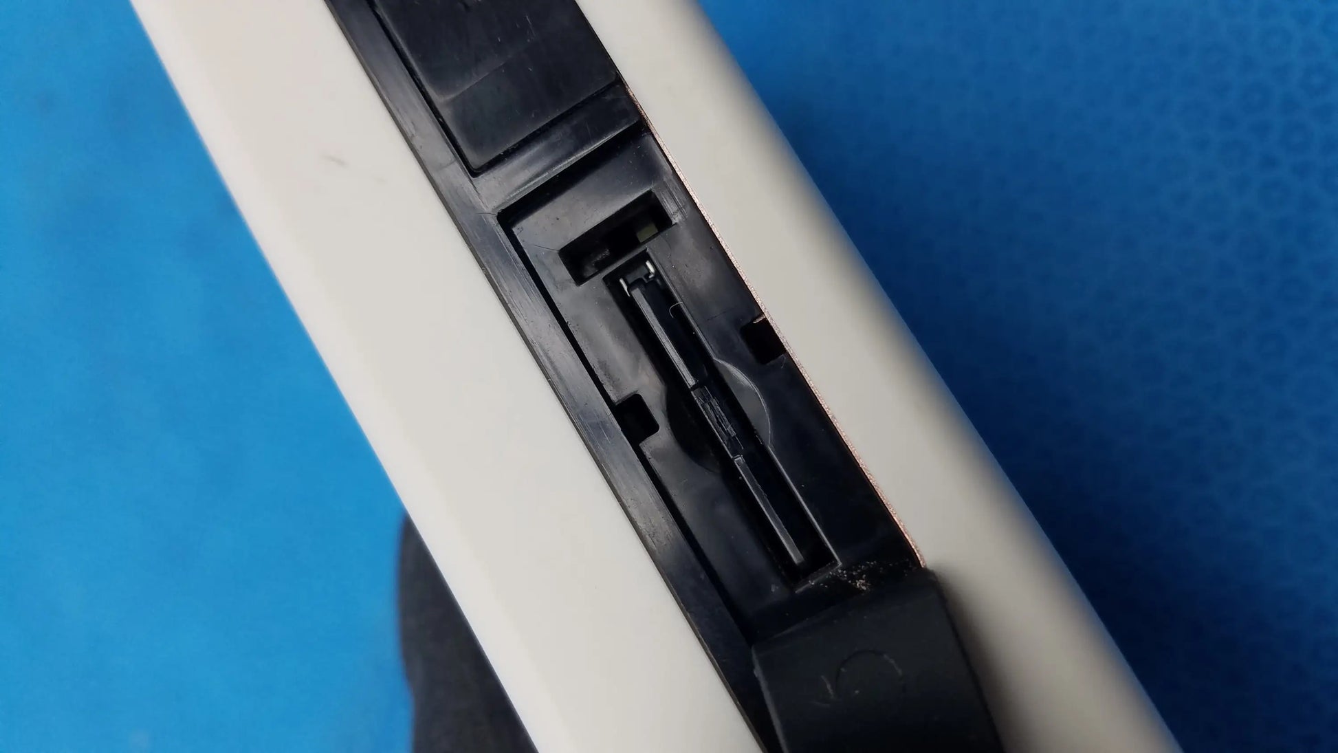 White plastic given imaging pillcam recorder dr3 with black sliding mechanism for used medical equipment sale