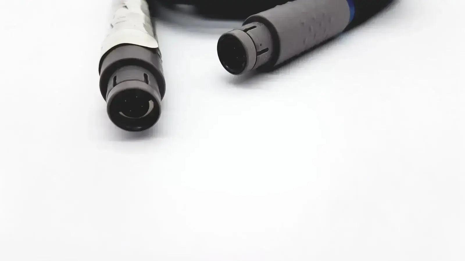 Glidescope 0600-0237 GS connector cable black and gray industrial-grade ribbed design used medical equipment for sale