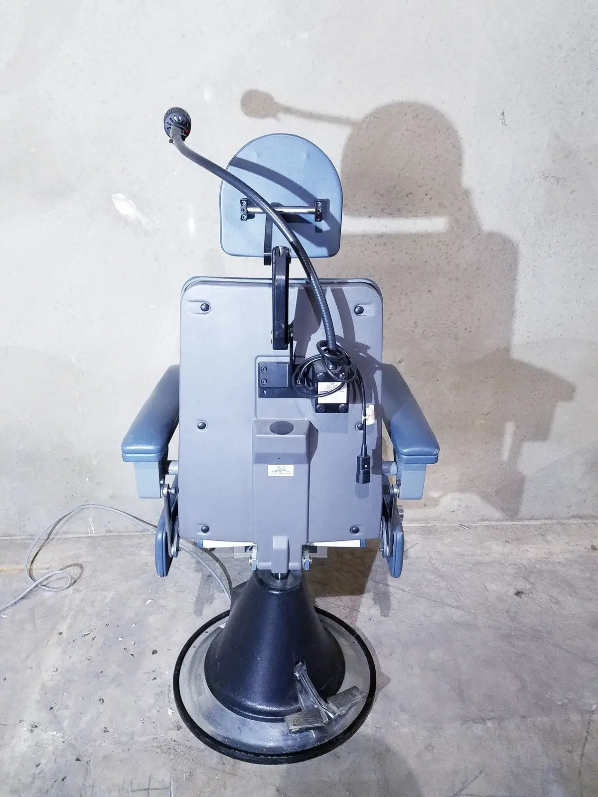 Global Surgical Corporation SMR Apex 2400 Exam Chair w/ Solarlite Lamp S900117