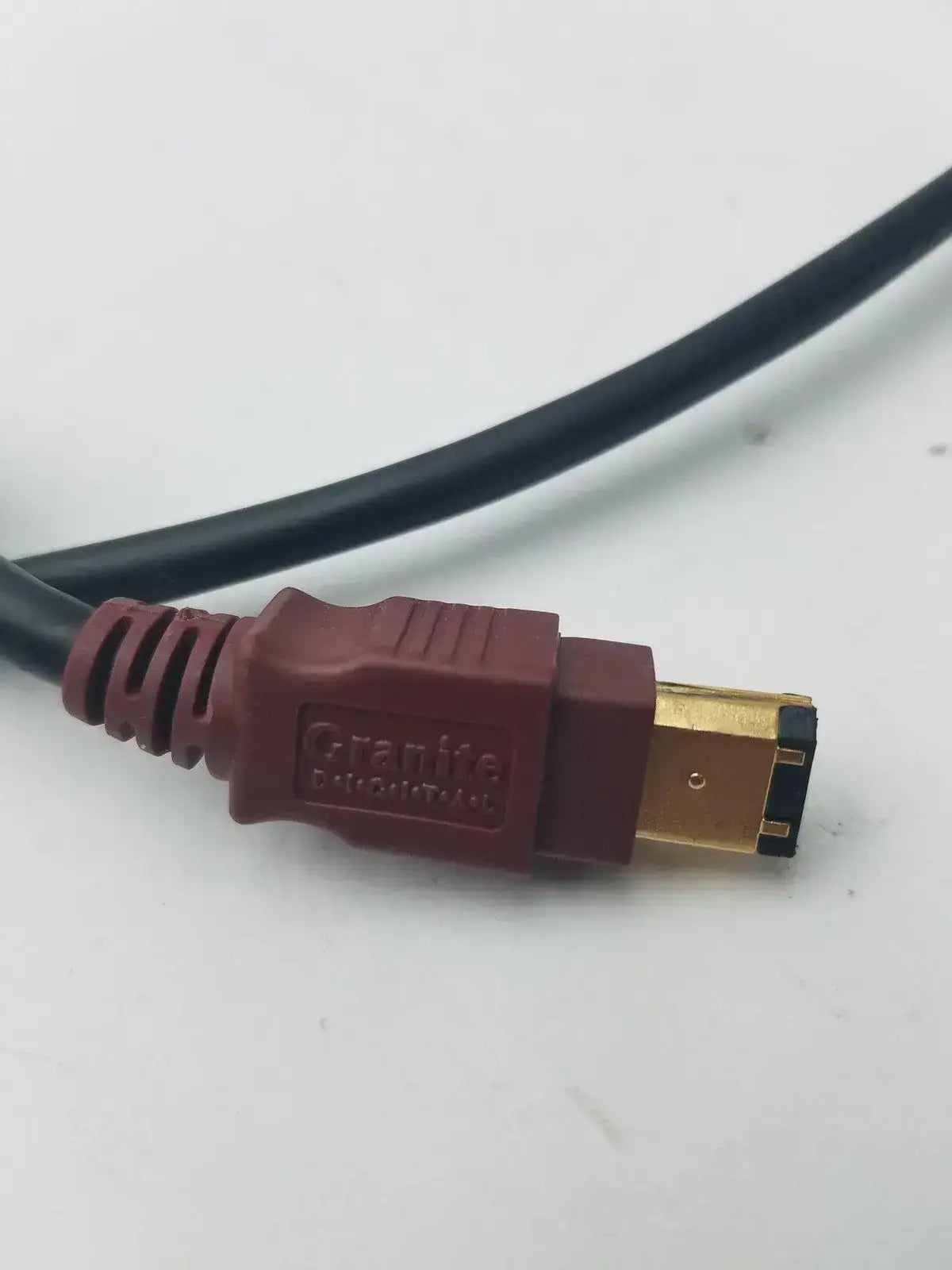 Granite Digital Firewire 6 pin to 9 Cable - FireWire