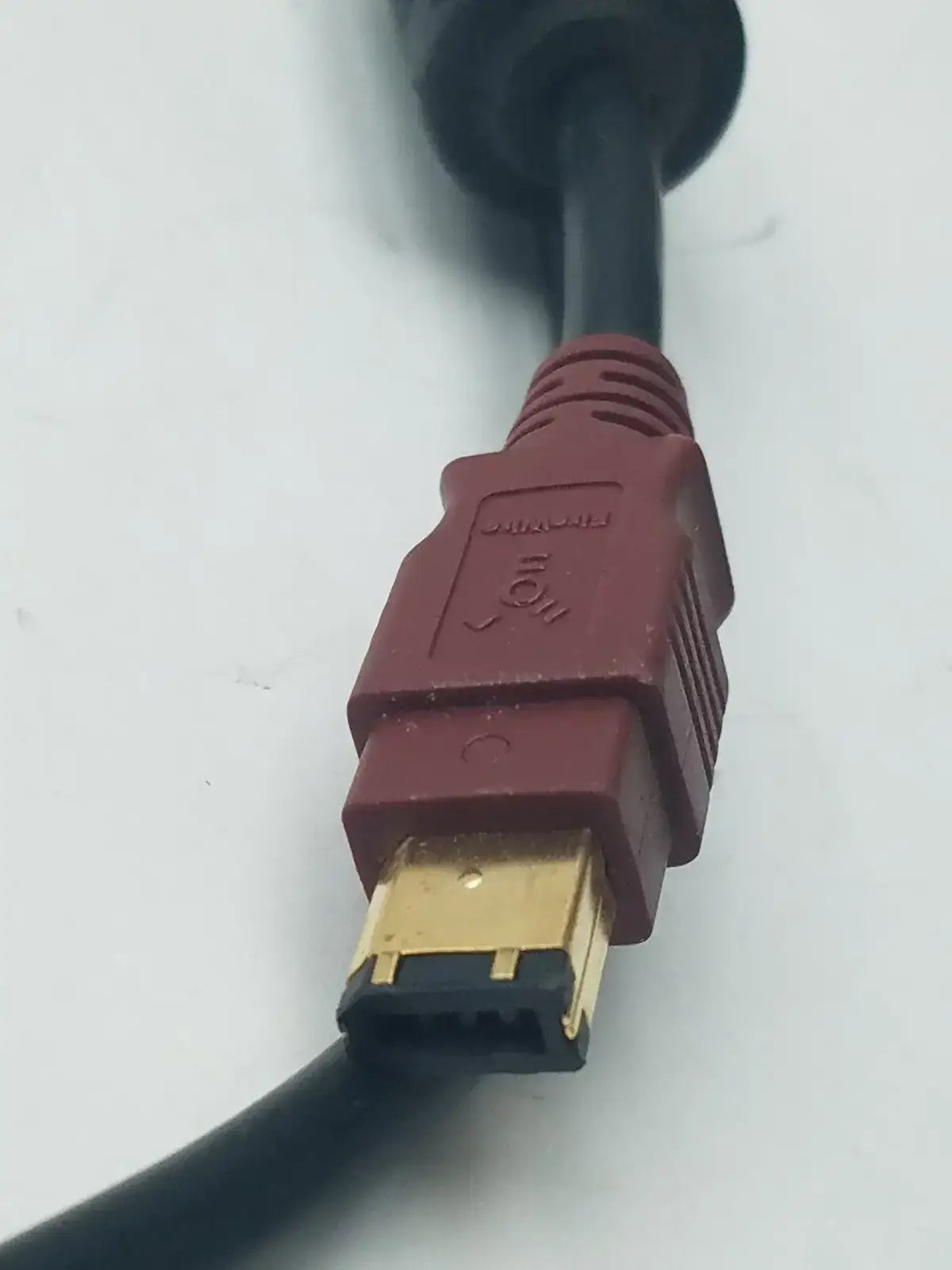 Granite Digital Firewire 6 pin to 9 Cable - FireWire