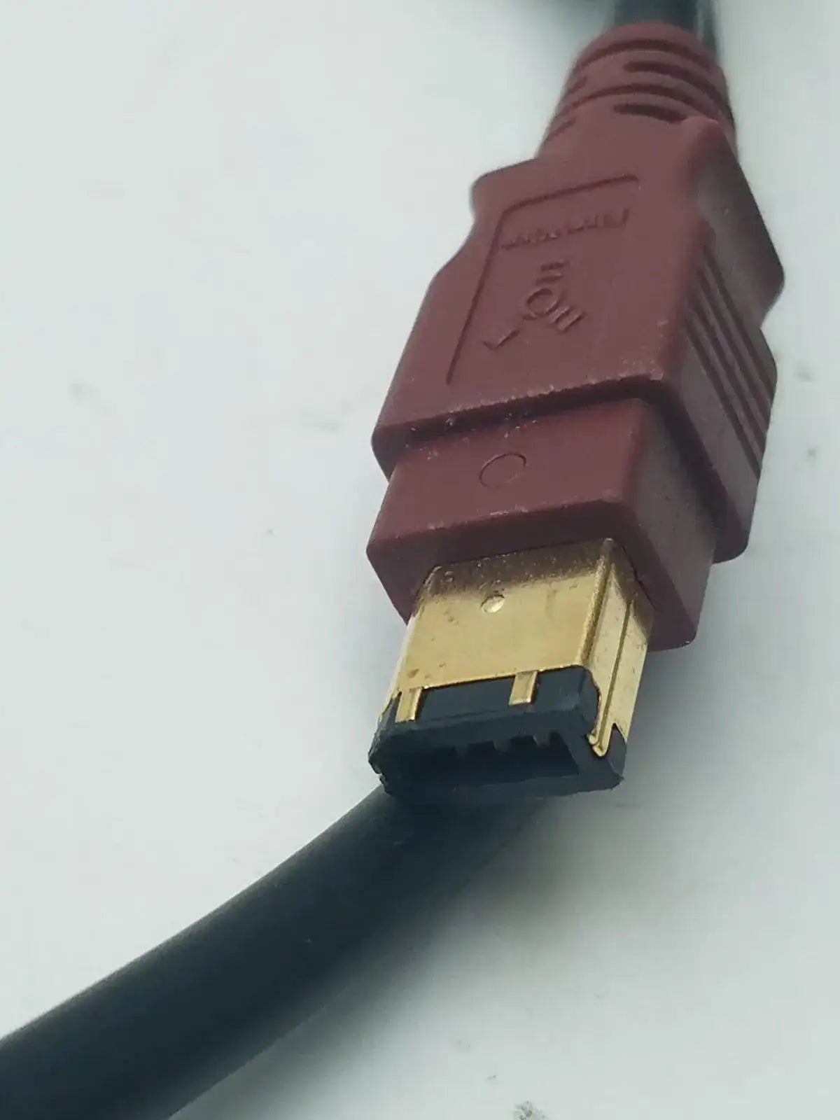 Granite Digital Firewire 6 pin to 9 Cable - FireWire