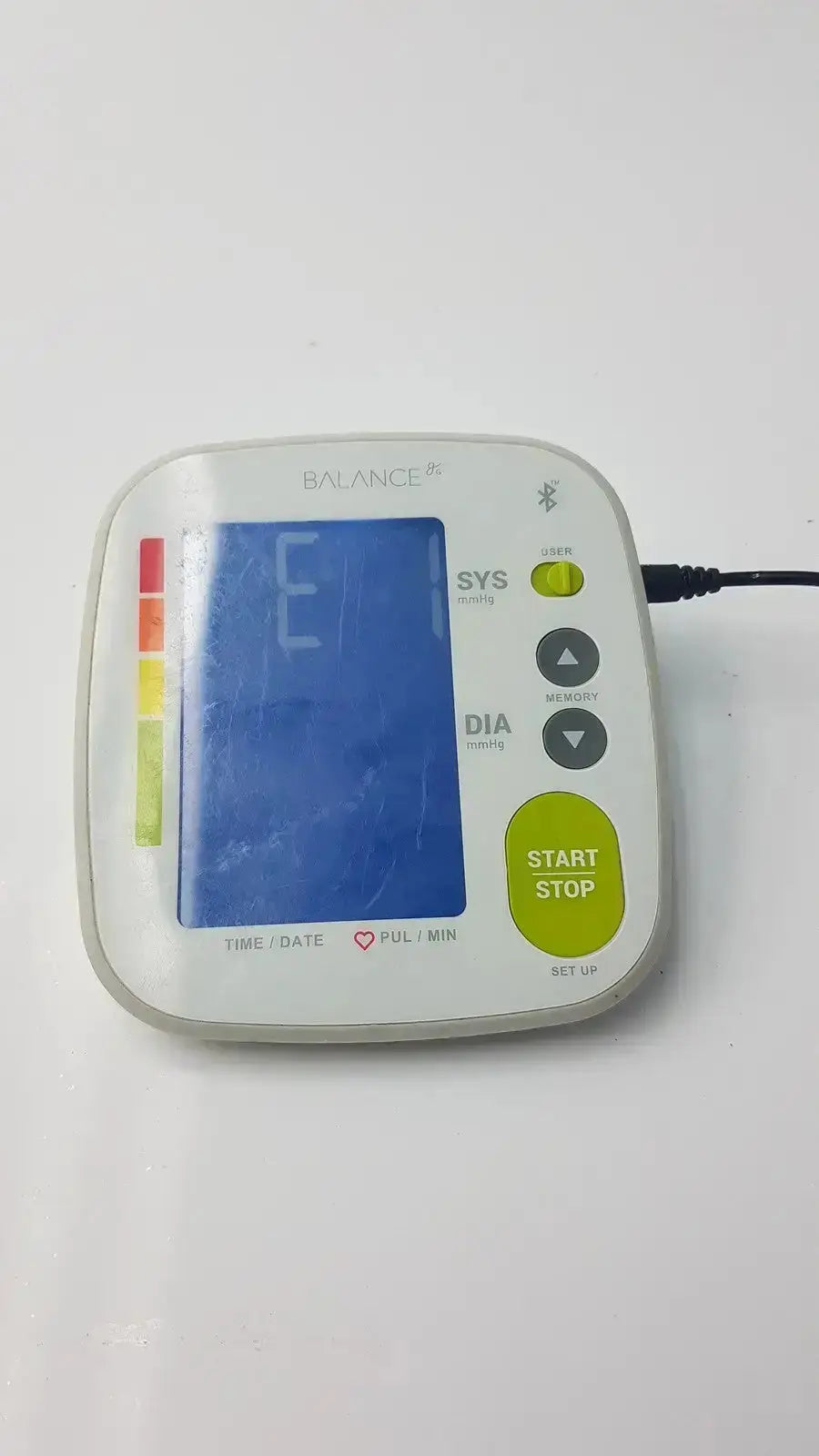 White plastic greater goods 0604 bluetooth bpm blood pressure monitor with blue screen and green start stop buttons