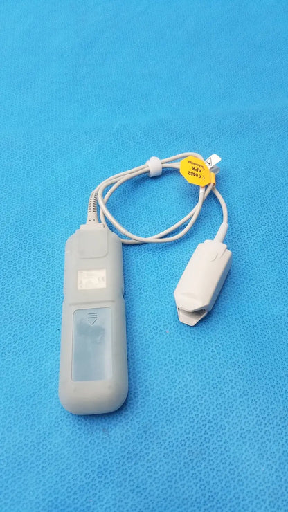 Handheld Spot-Check Pulse Oximeter With Sensor