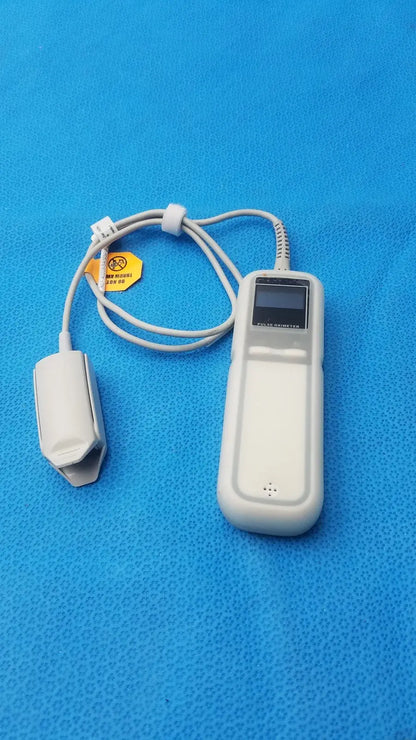 Handheld Spot-Check Pulse Oximeter With Sensor