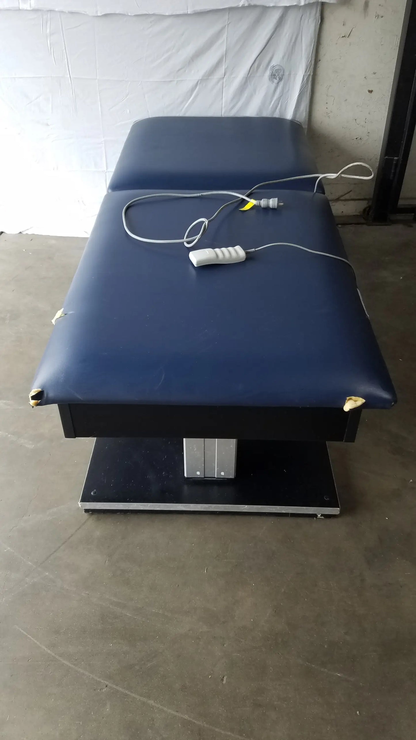 Hausmann Bariatric Dual-Lift Electric Hi-Lo Treatment Table