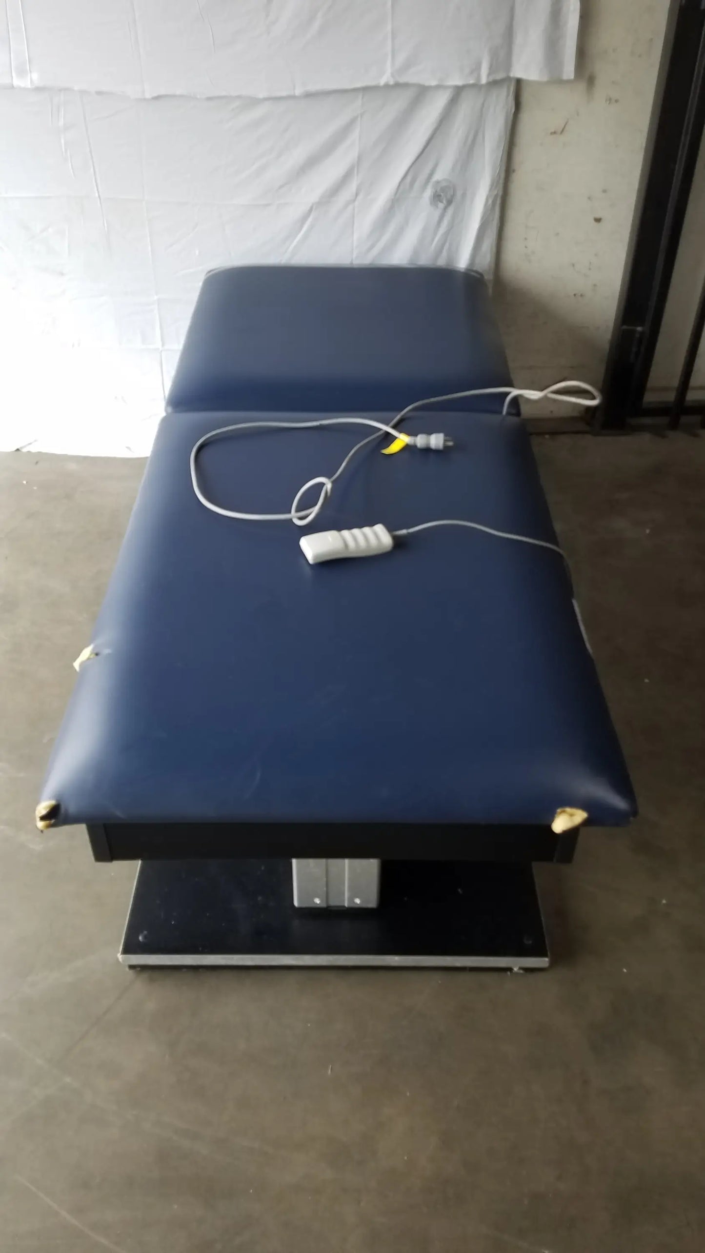 Hausmann Bariatric Dual-Lift Electric Hi-Lo Treatment Table