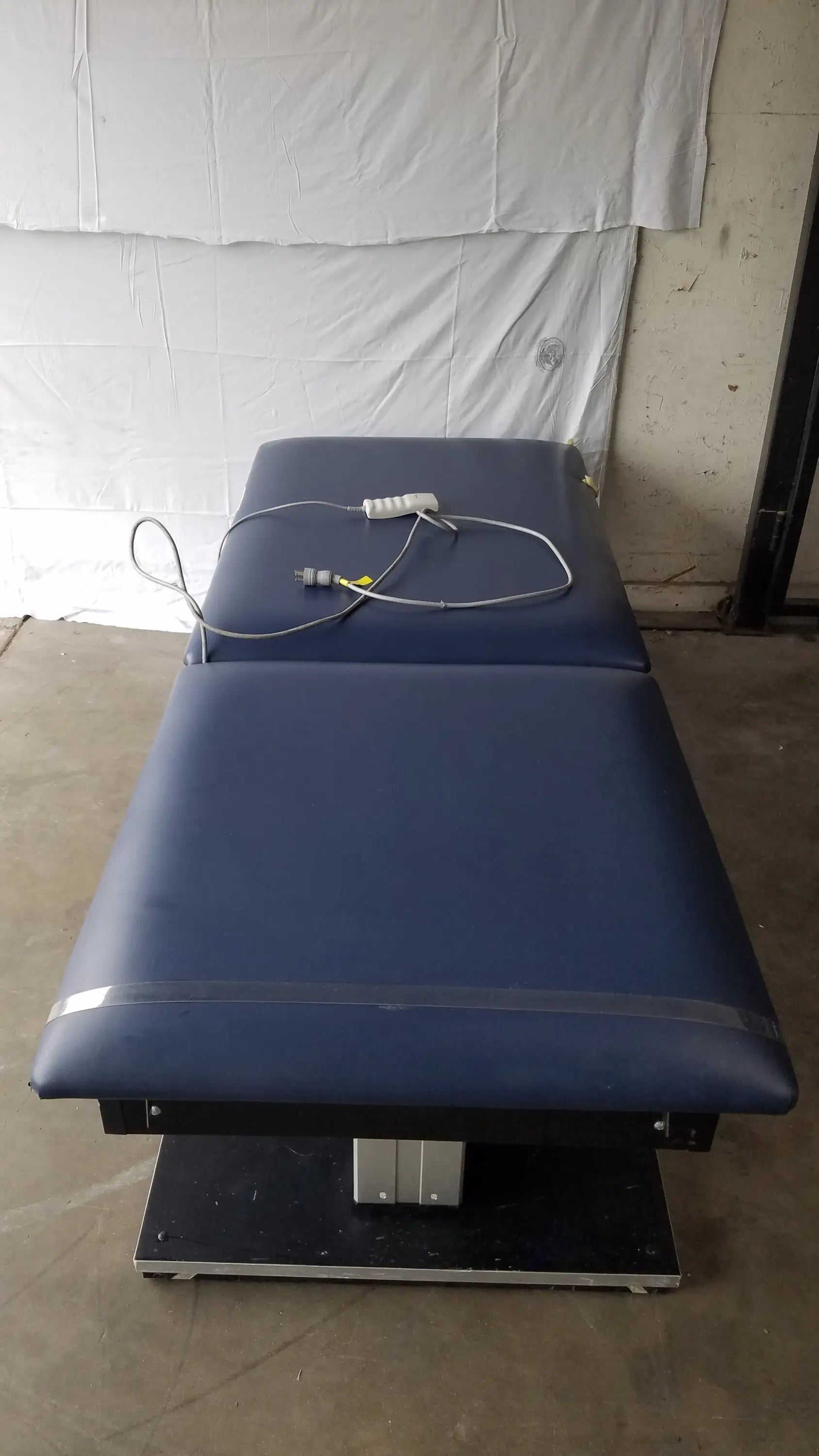 Hausmann Bariatric Dual-Lift Electric Hi-Lo Treatment Table