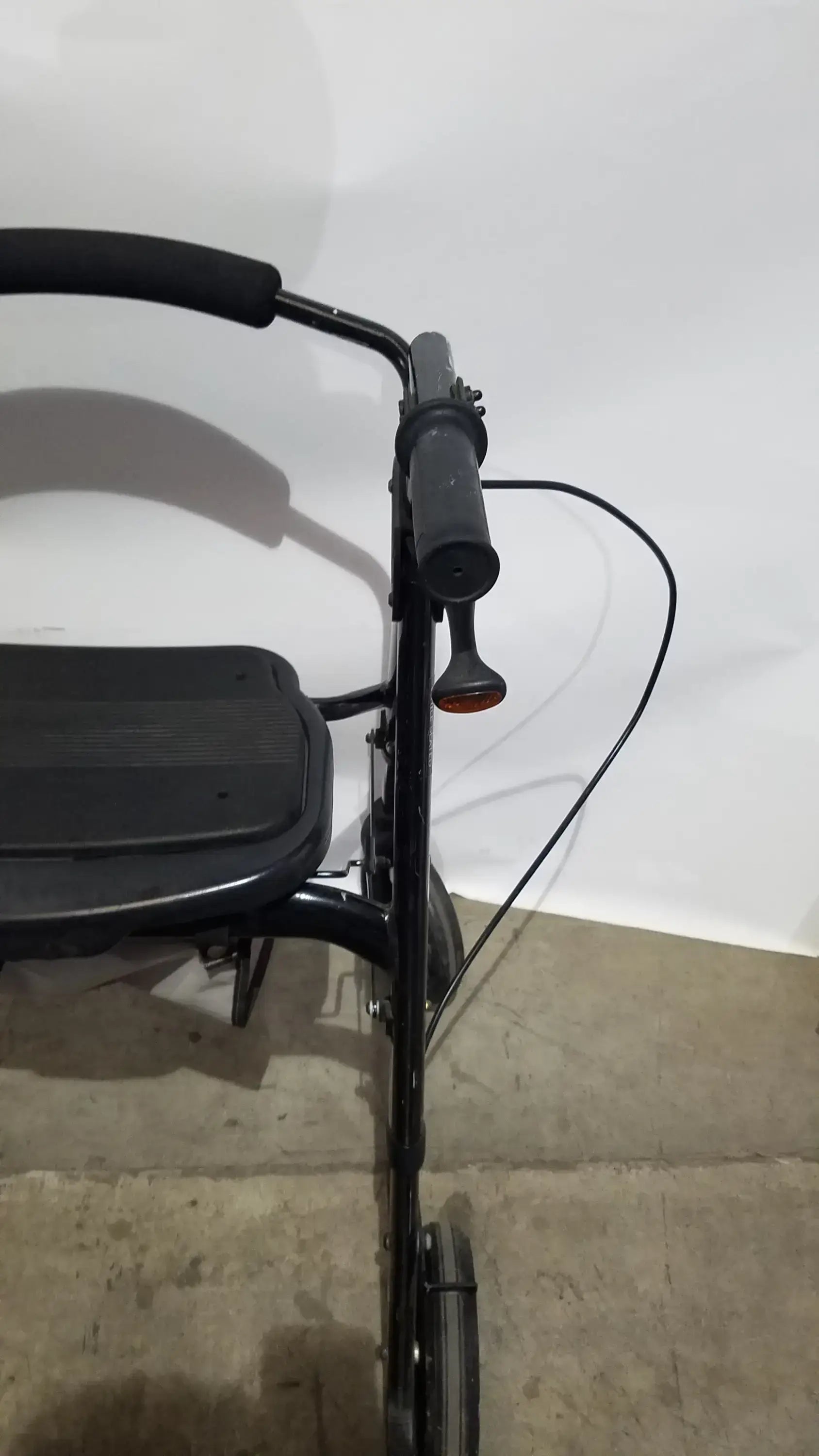 Heavy Duty Rollator Walker with Seat 4-Wheels