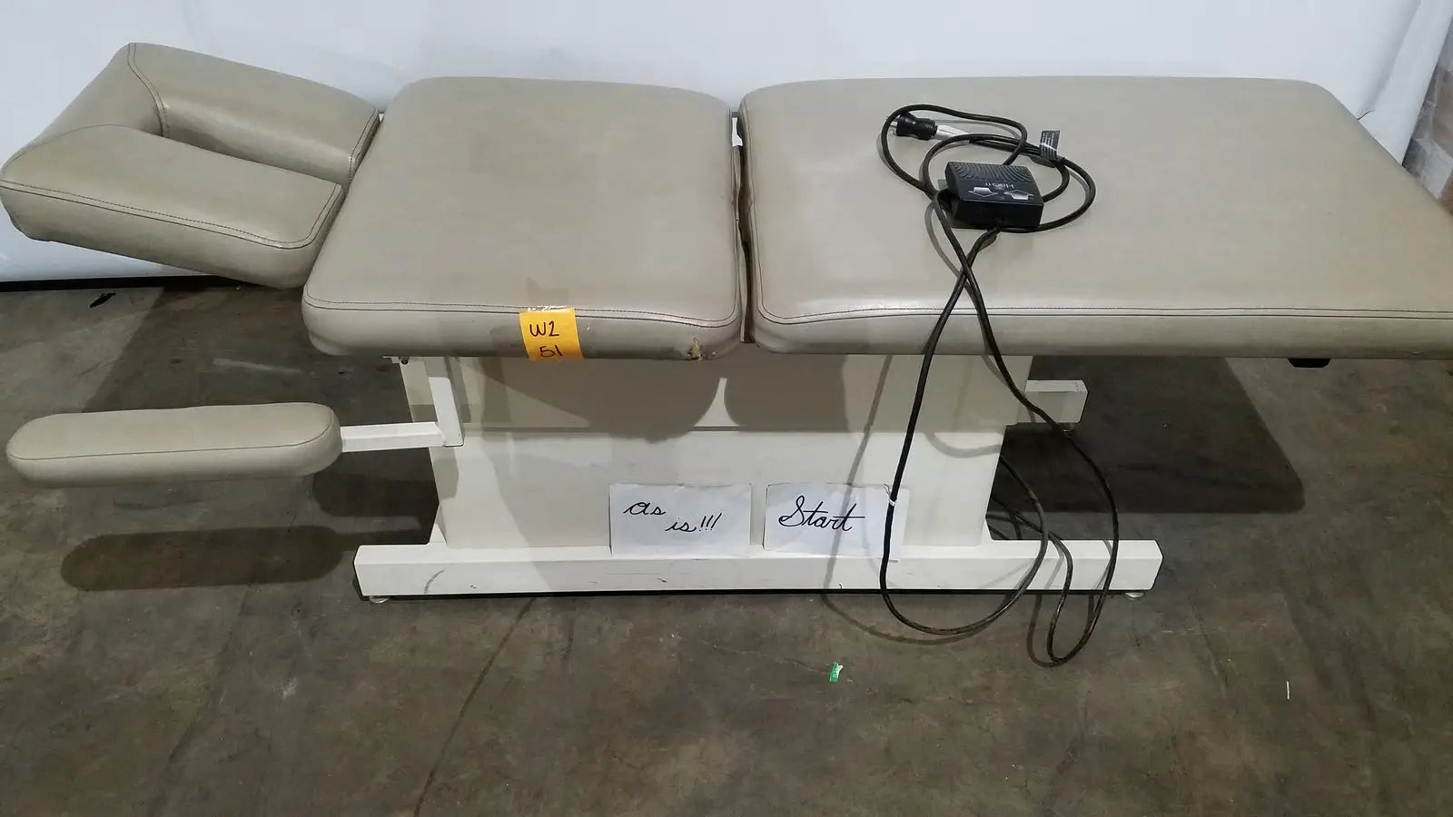 Hill Model HA90PT Physical Therapy Treatment Table
