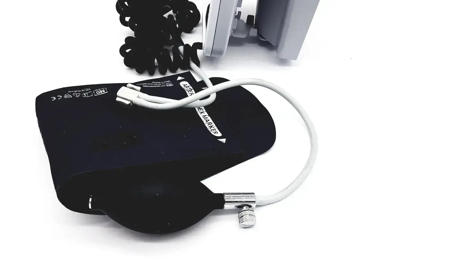 Hillrom / Welch Allyn 200716061215 Wall Gauge Aneroid Sphygmomanometer With Cuff