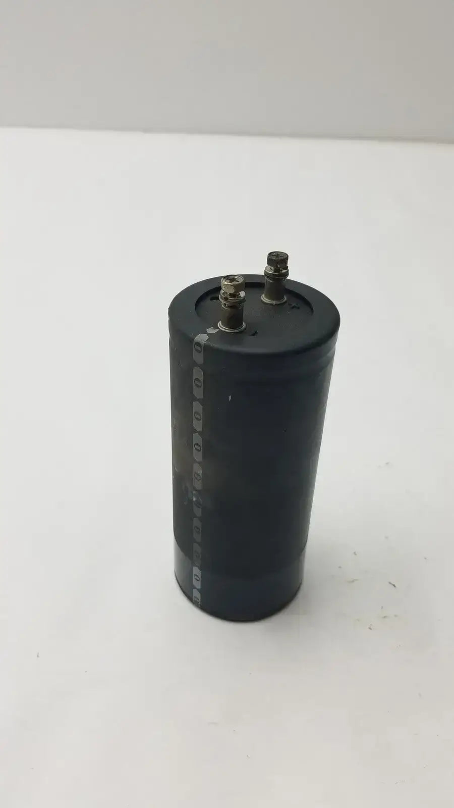Hitachi Capacitor HCGF2A 2700MFD 400VDC - Electrolytic