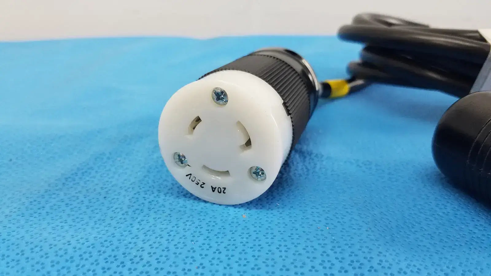 Hospital Grade 20A 250V Locking Power Cord Cable