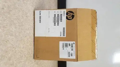 Hp usb-c/a universal dock g2 cardboard box with barcode labels and model number clm-00038d featuring 65w power delivery and single cable alt mode