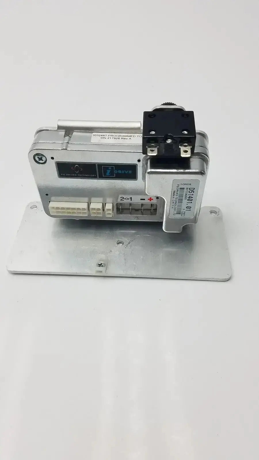 Silver metallic idrive motor controller d51501.01 with black plastic connectors for advanced drive technology applications