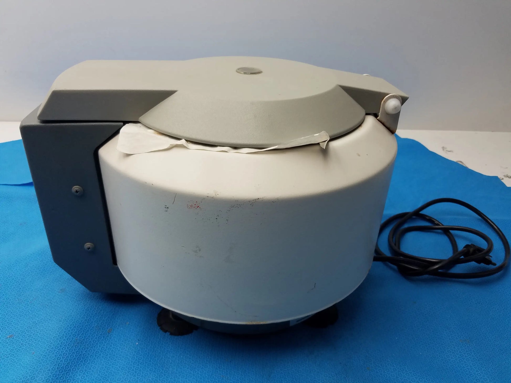 IEC Centra CL2 Benchtop Centrifuge