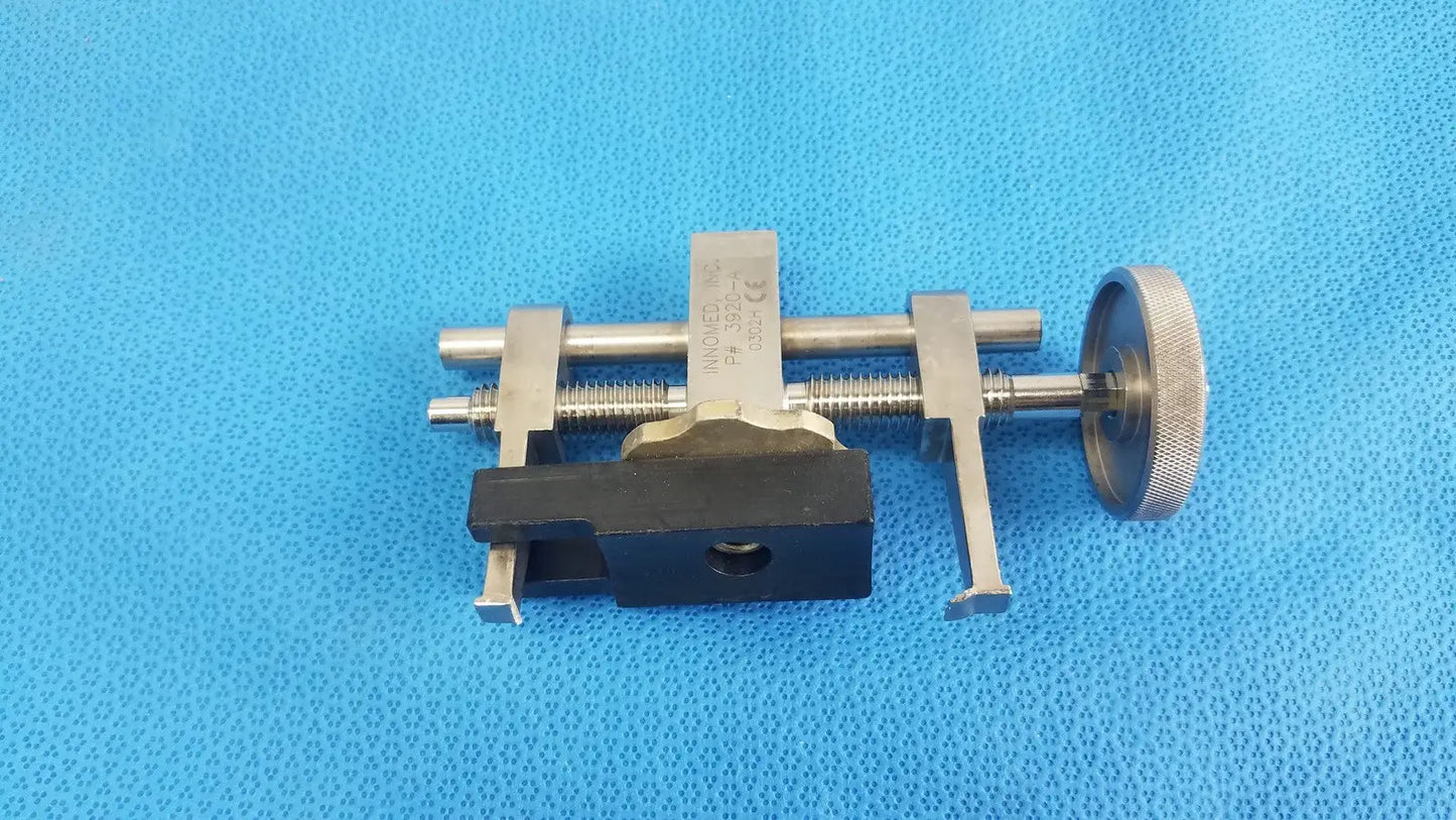 Innomed 3920-A Femoral Extractor Surgical Instrument
