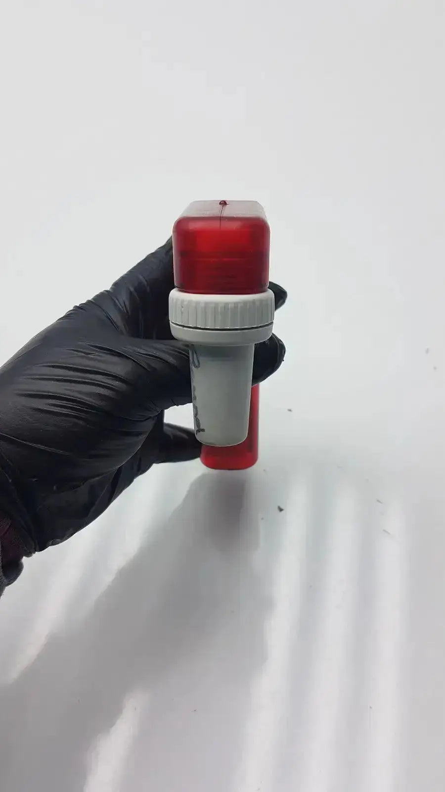 Red and white plastic traffic light signal device for integra biosciences acu pipetboy controller product use