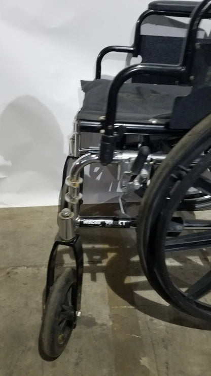 Invacare 9000 XT Manual Wheelchair Folding Heavy Duty Mobility Medical Chair