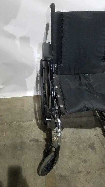 Invacare 9000 XT Manual Wheelchair Folding Heavy Duty Mobility Medical Chair