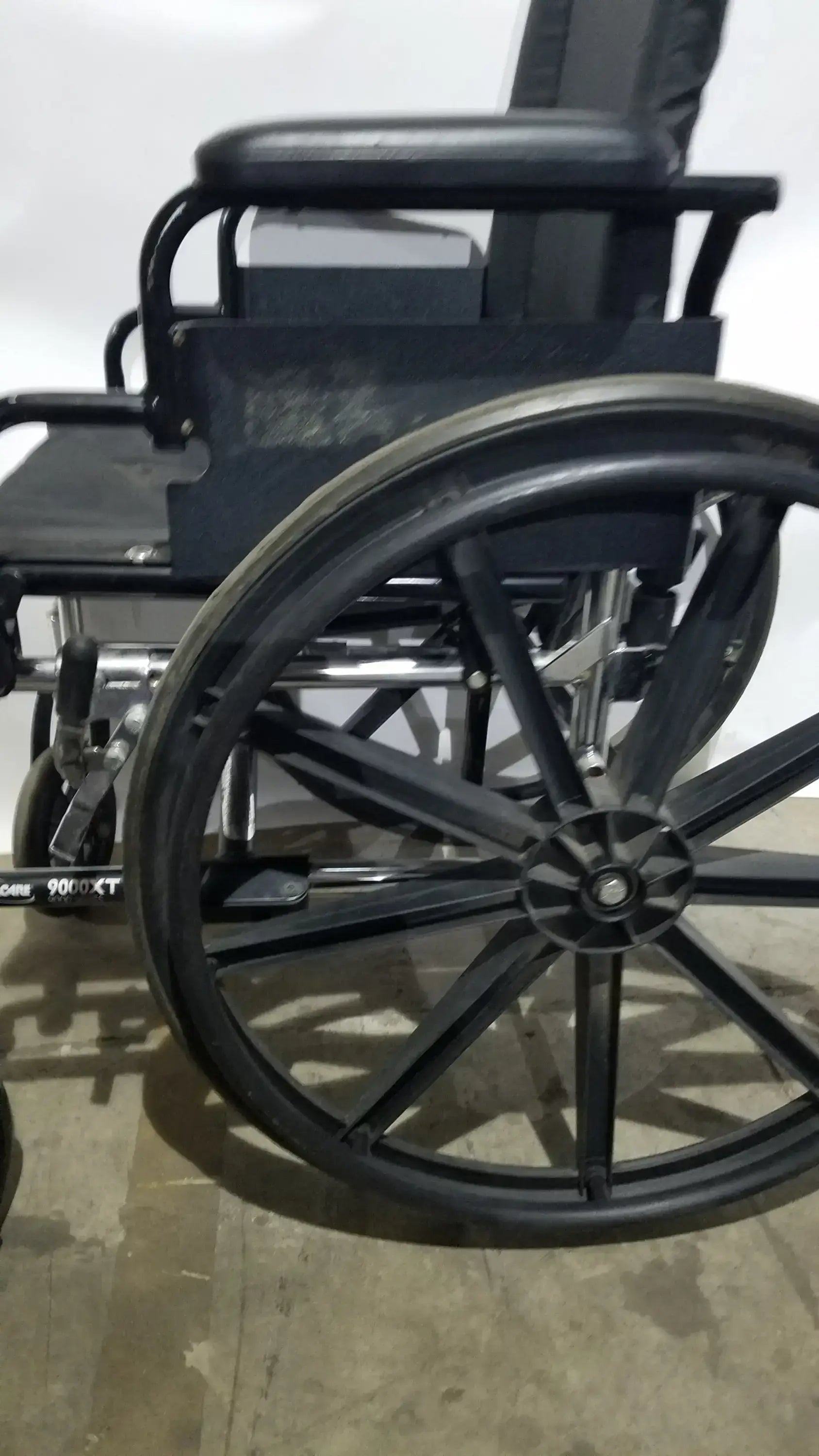 Invacare 9000 XT Manual Wheelchair Folding Heavy Duty Mobility Medical Chair