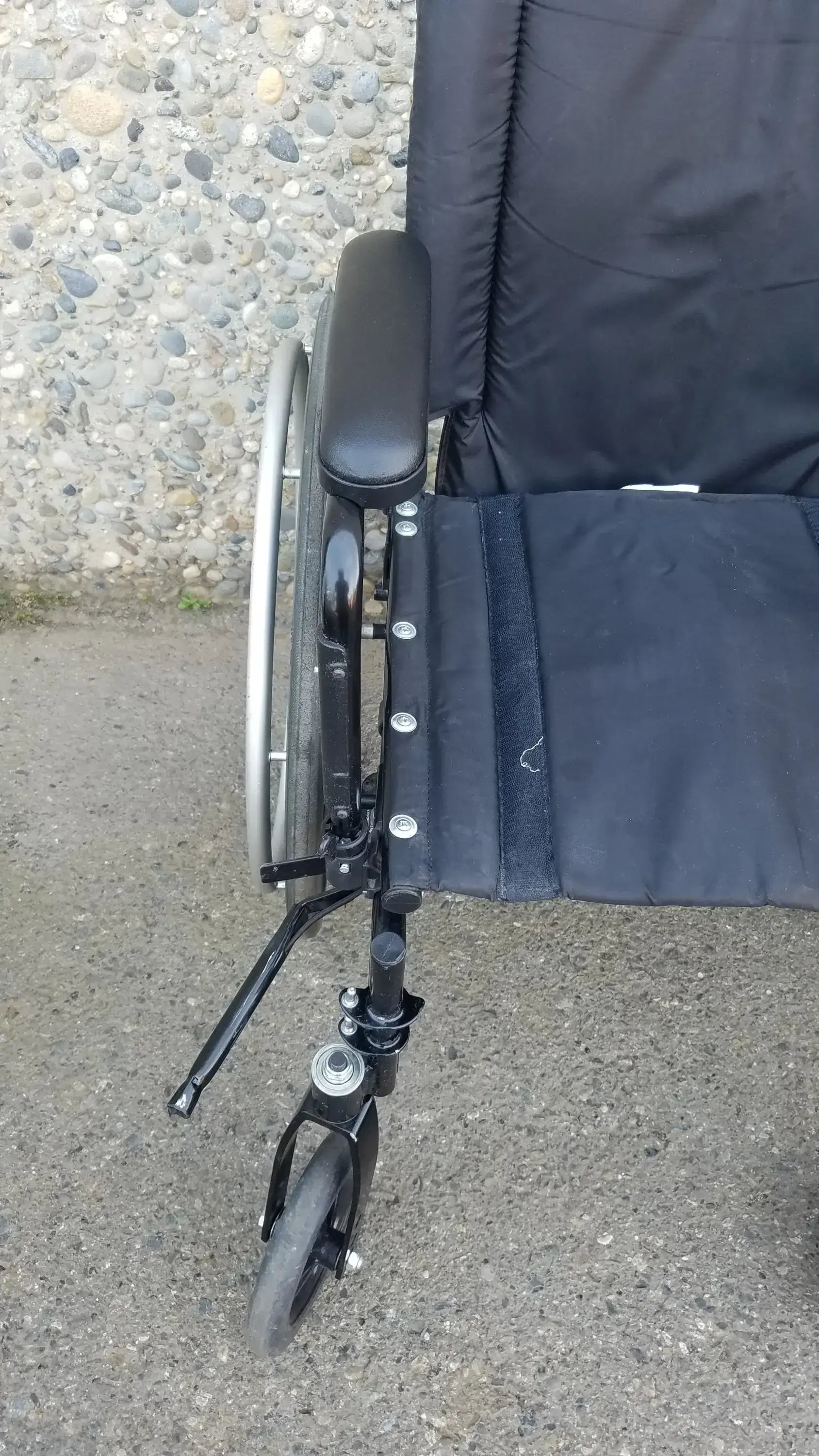 Invacare Tracer SX5 Black Wheelchair Armrests