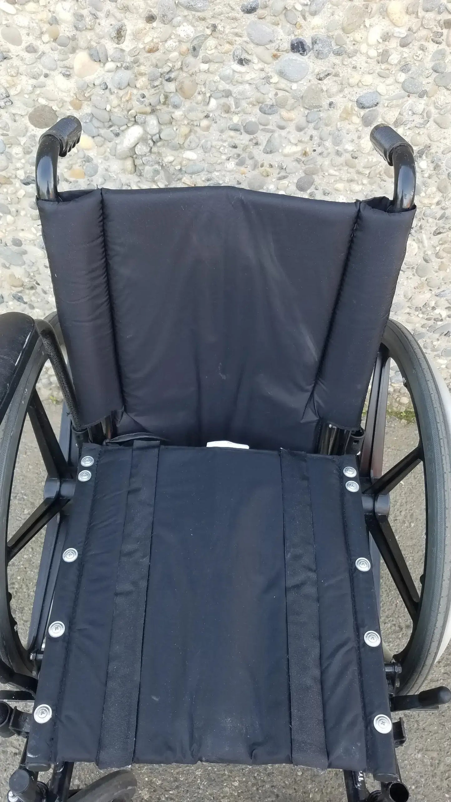 Invacare Tracer SX5 Heavy-Duty Black Wheelchair with Fixed Arm Rests