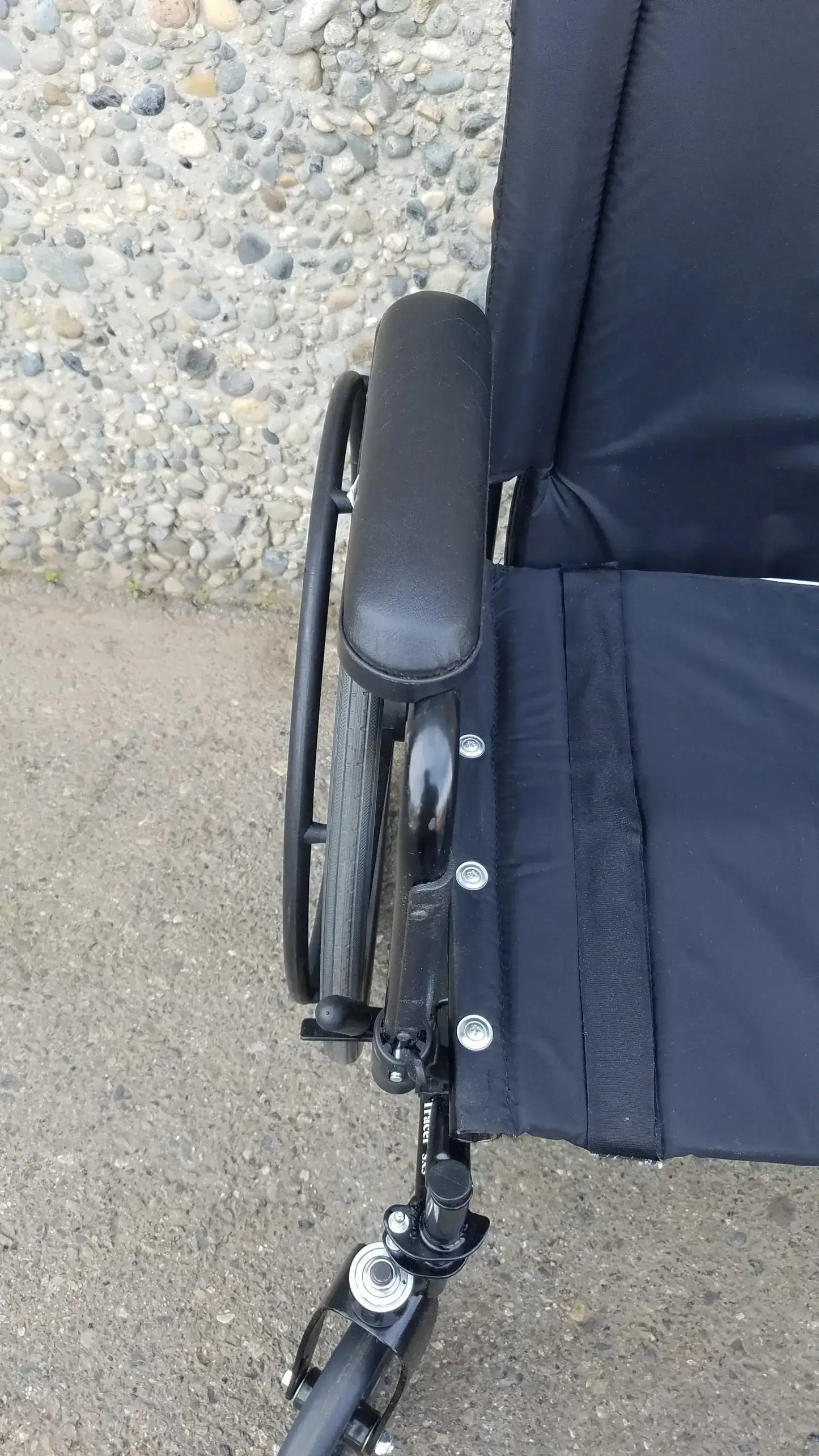 Invacare Tracer SX5 Wheelchair Armrests – Black Comfort