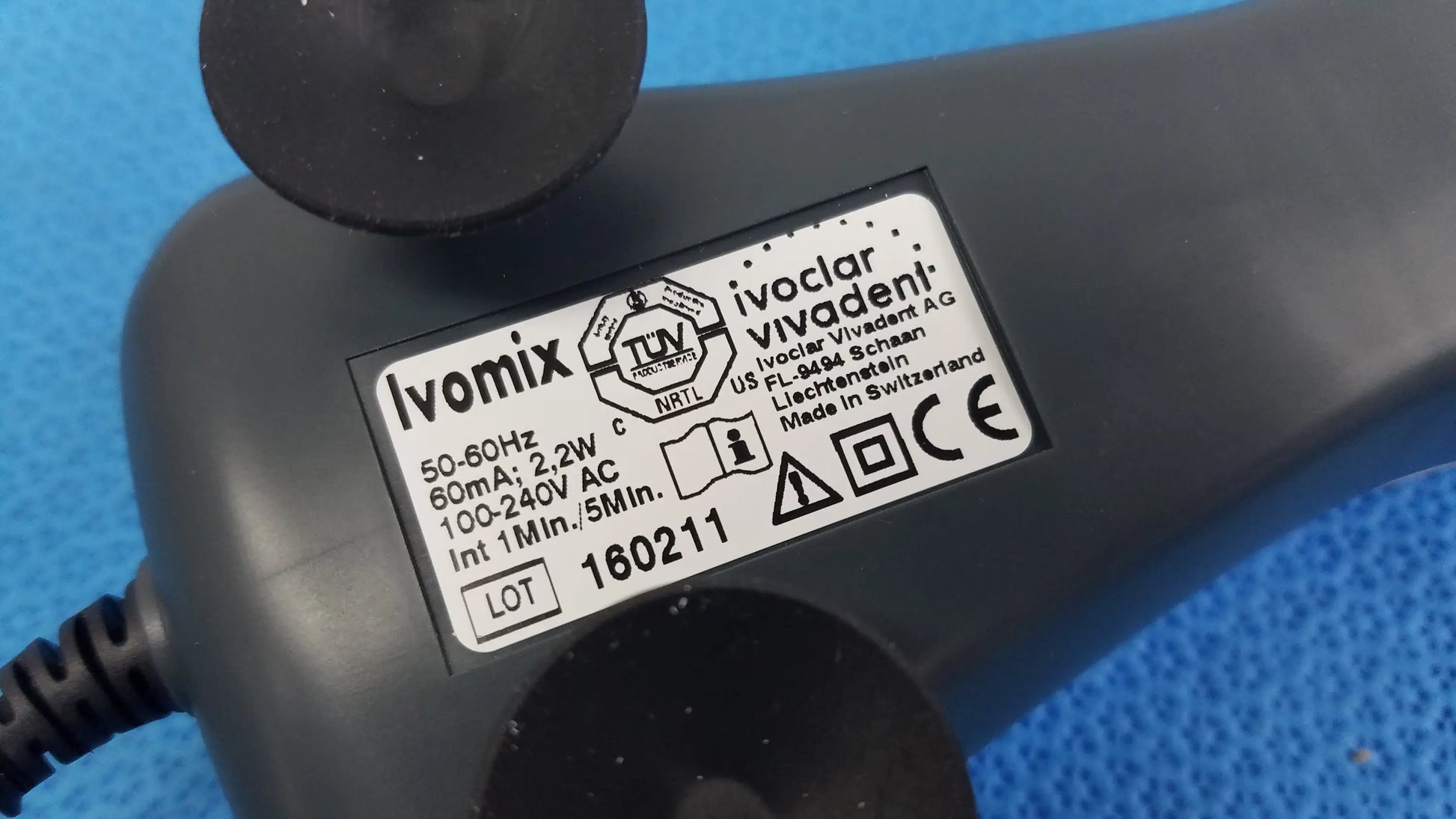 Ivoclar Vivadent Ivomix Vibrating Mixer With Adapter Charger and Box