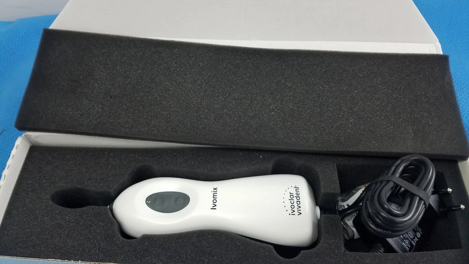 Ivoclar Vivadent Ivomix Vibrating Mixer With Adapter Charger and Box