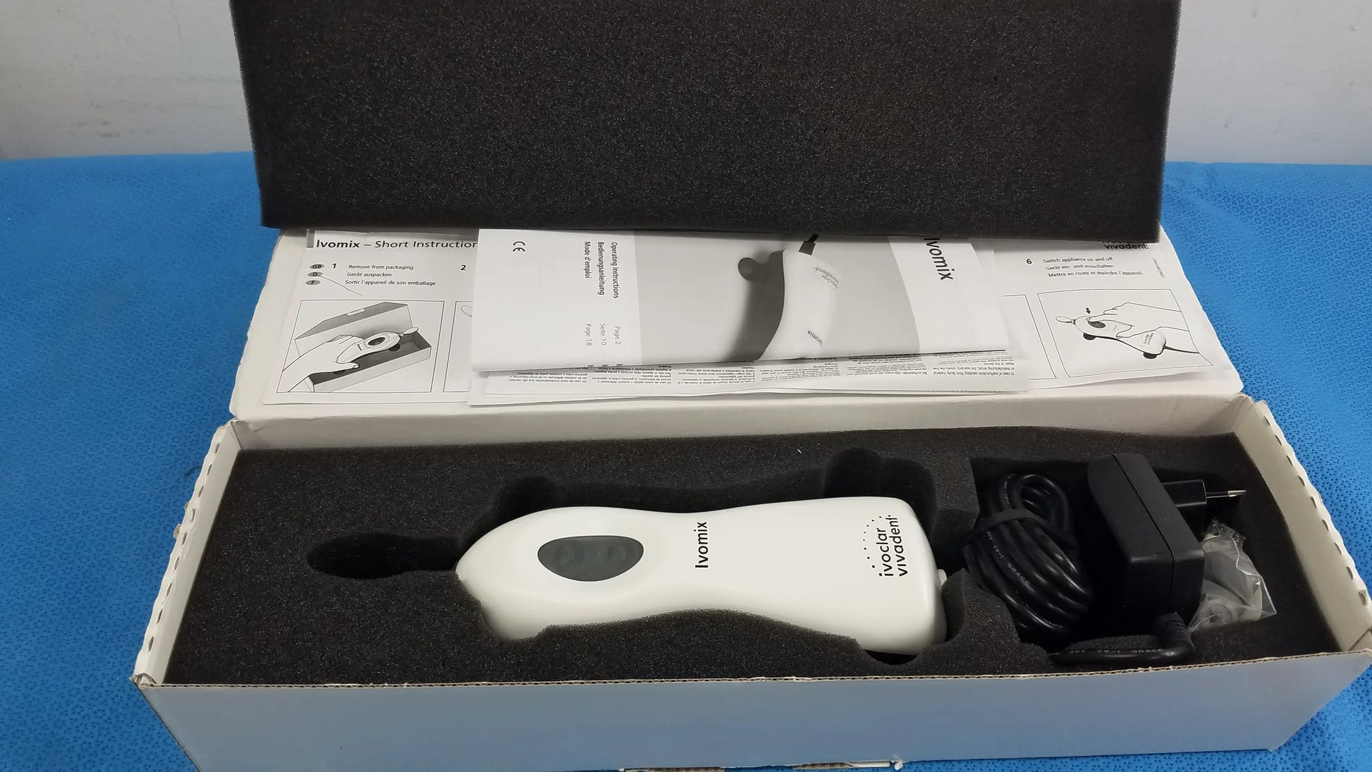 Ivoclar Vivadent Ivomix Vibrating Mixer With Adapter Charger and Box