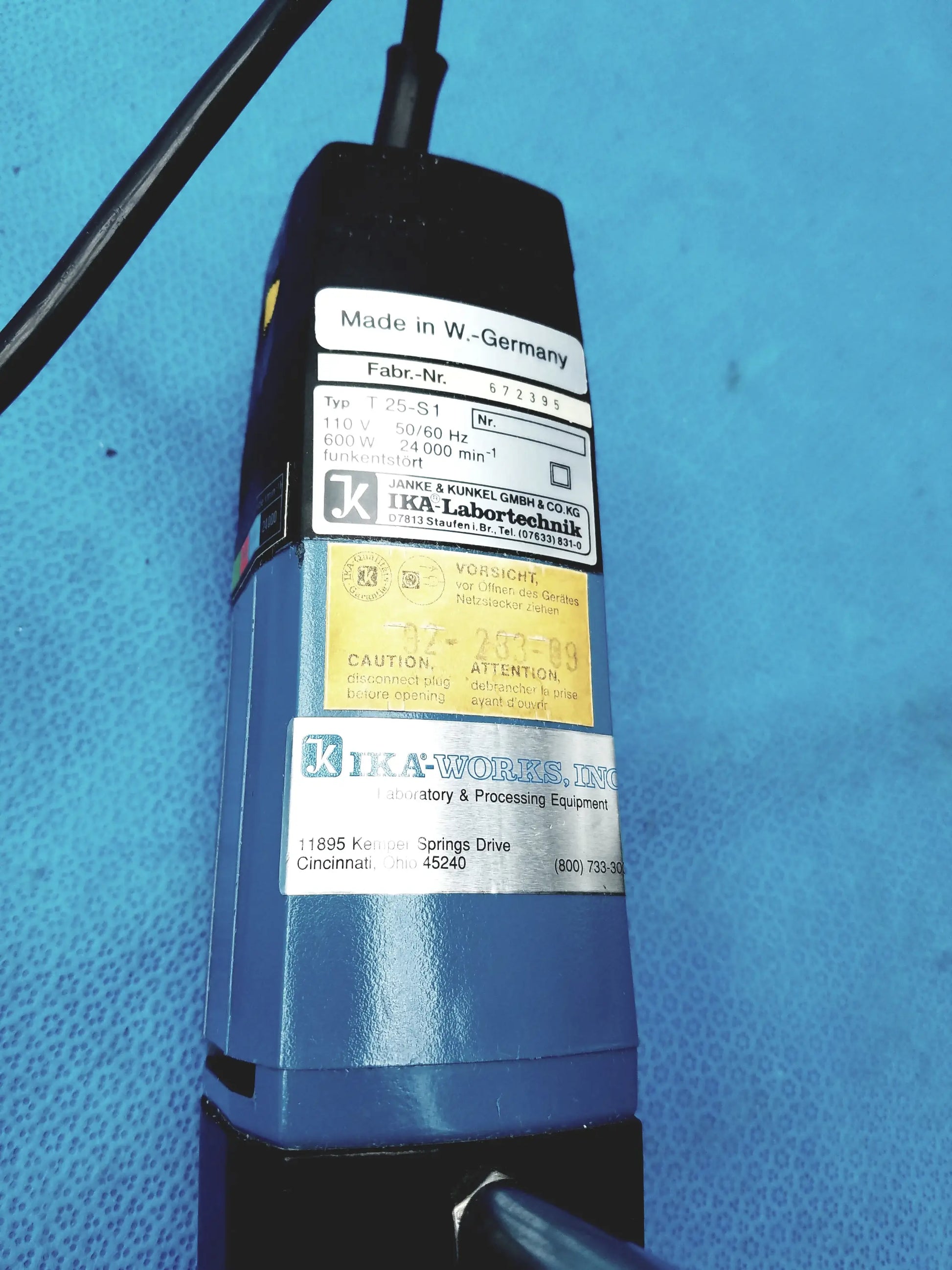 Blue and black janke & kunkel t25-s1 ika ultra turrax homogenizer disperser used in medical equipment applications