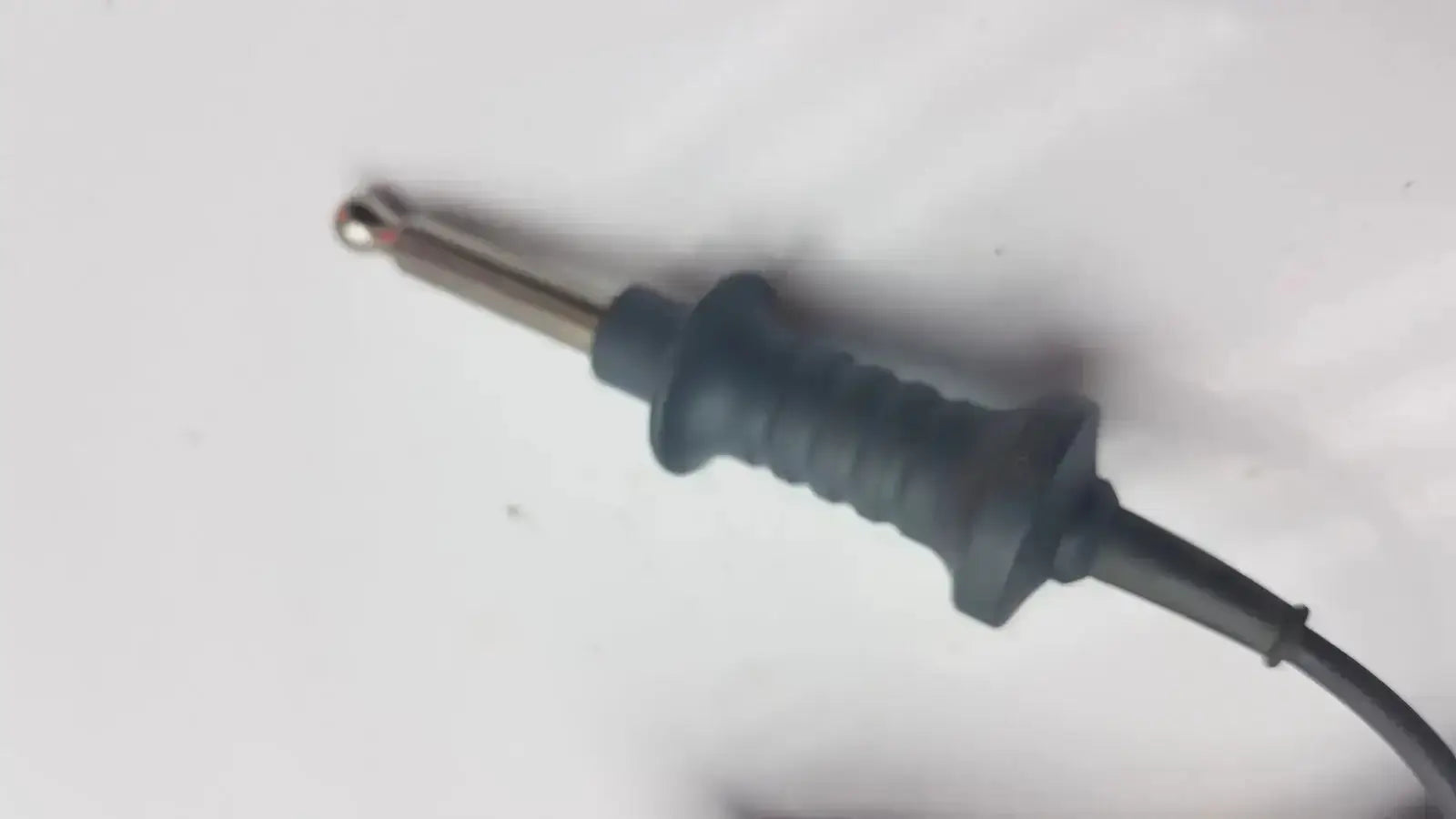 Black insulated probe with metallic tip for Karl Storz 26006 M high-frequency unipolar cord electronic testing tool