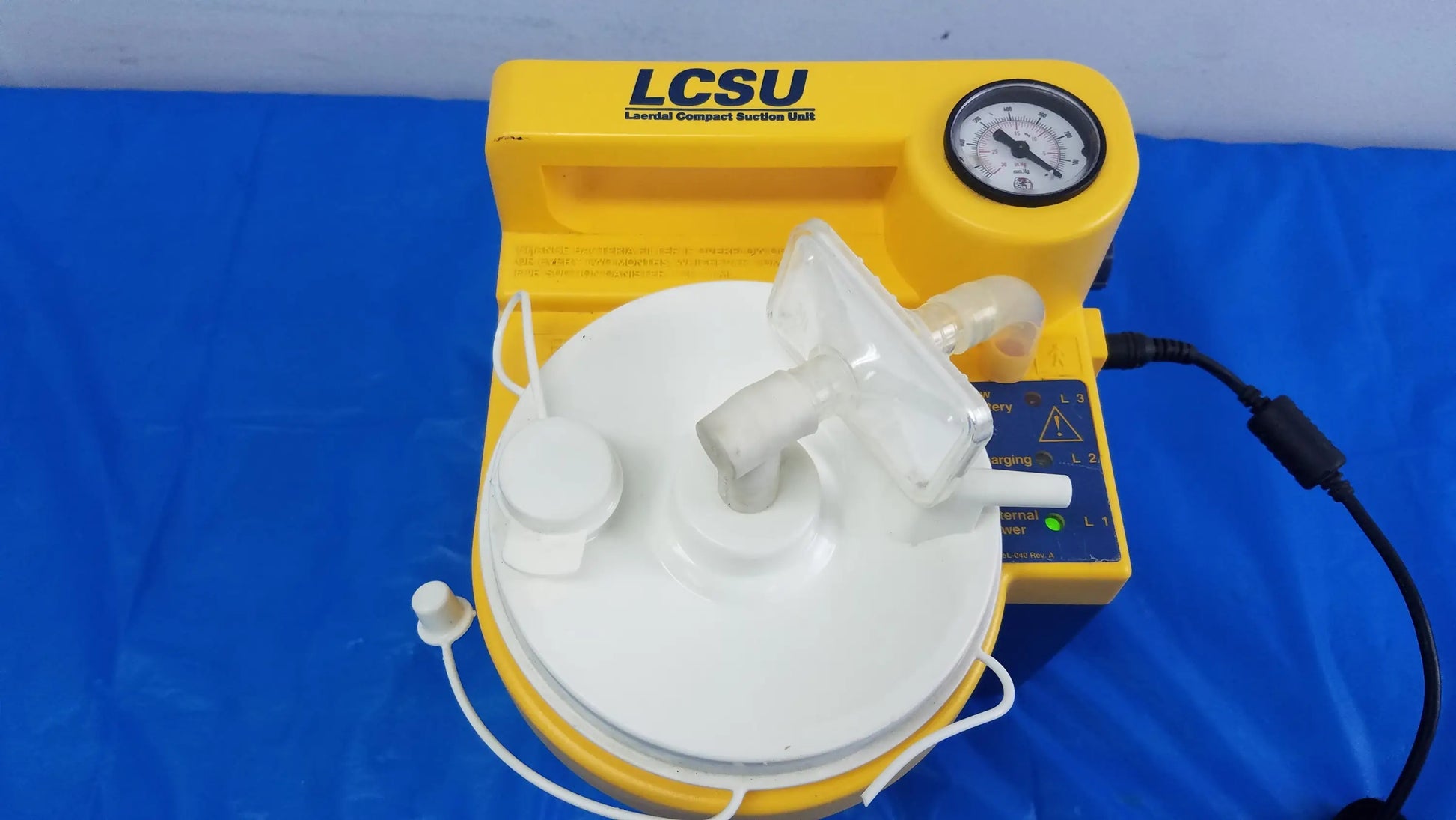 Laerdal Compact Suction Unit Ref 884301 - Portable