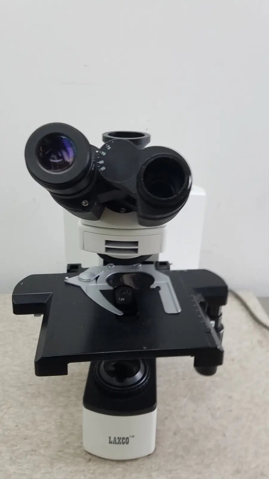 Laxco LMC4-PH60 PH Trinoc Microscope